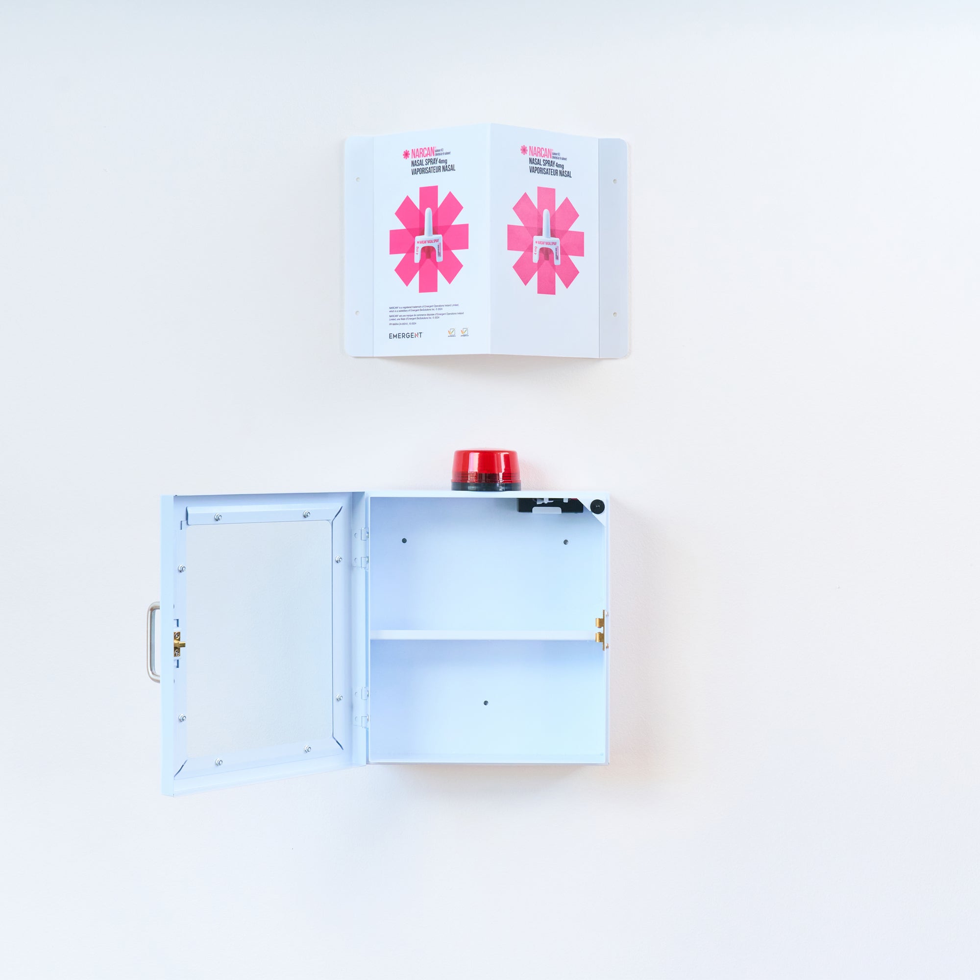 Armoire murale et panneau d'orientation pour vaporisateur nasal NARCAN®